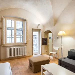 appartements-st-jean-riva-loft-suites.hotels-rhonealpes.com/